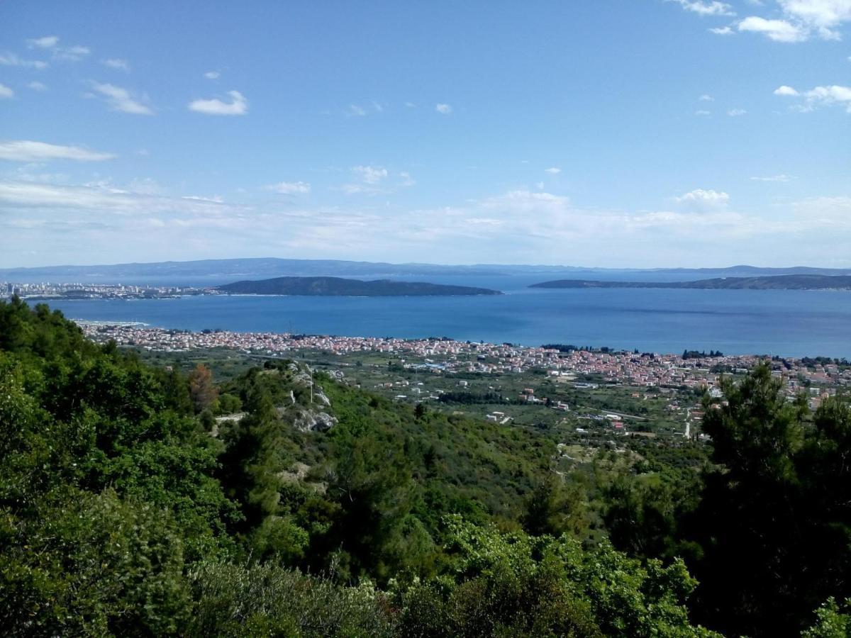 Old School Apartment Kastela Bagian luar foto